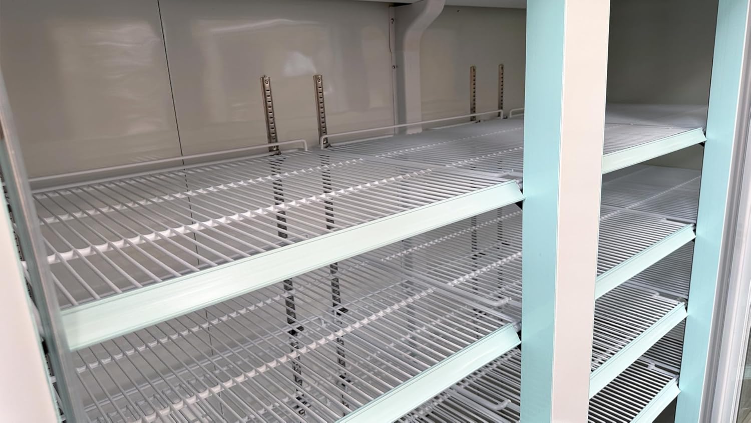 3 Glass Door Reach-in Display Refrigerator, 53 cu.ft. L545019