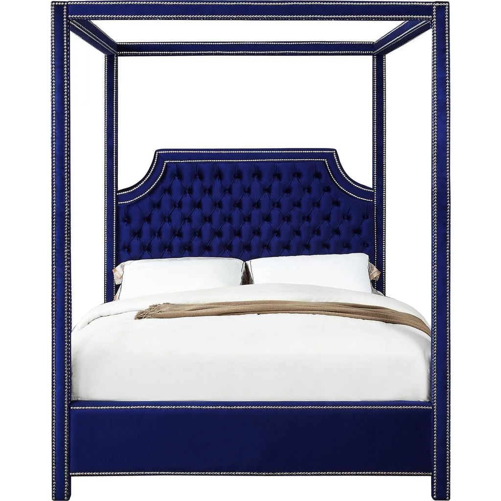 Tufted Canopy Bed with Nailhead Trim T83228