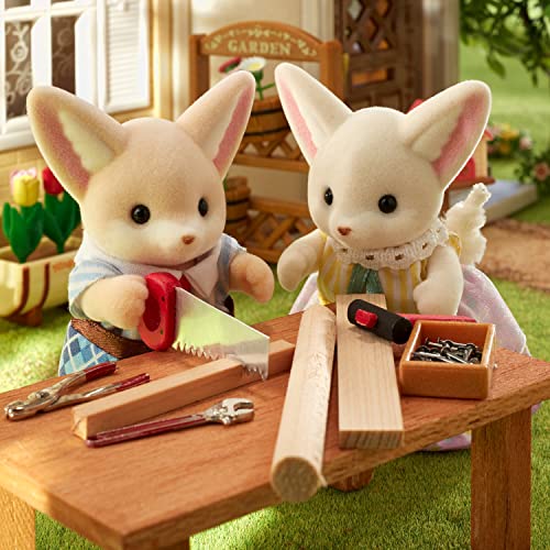 Set of 4 Collectible Doll Figures A812651