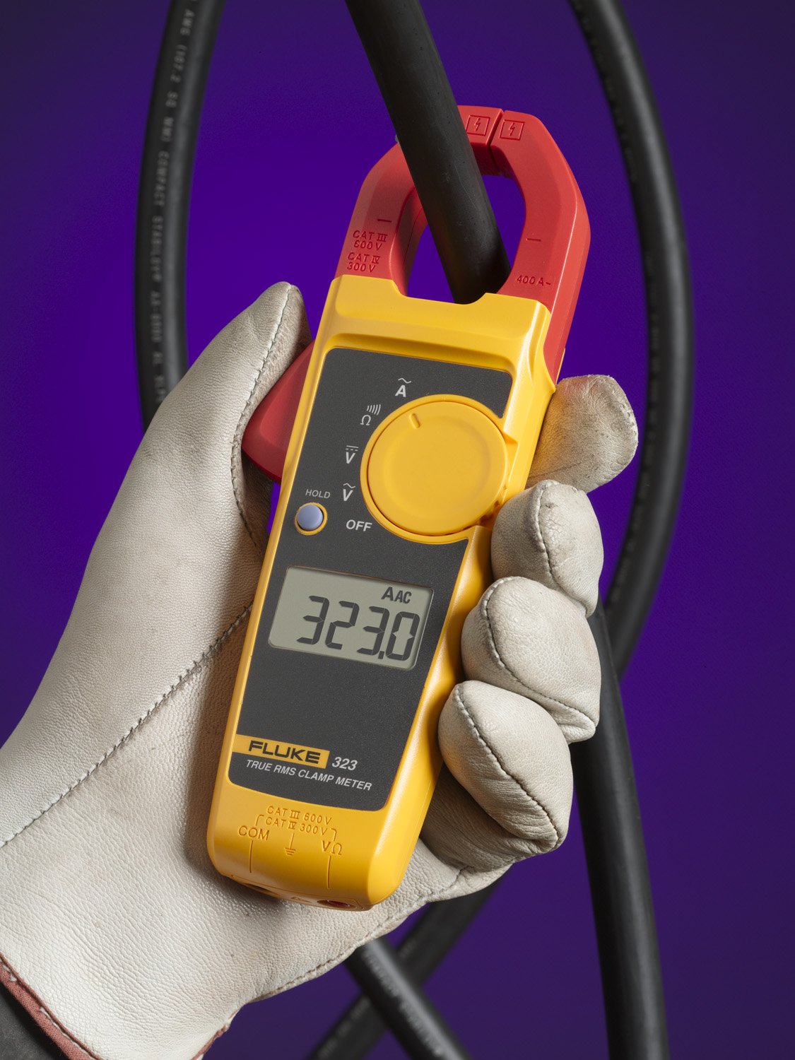 Clamp Meter, Measures AC Current to 400 A, AC/DC Voltage to 600 V, Resistance and Continuity, with Soft Carrying Case B5813