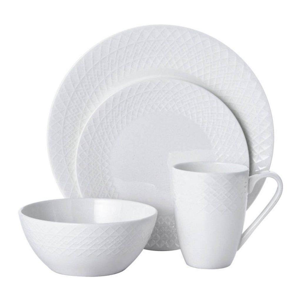 16 Piece White Dinnerware Set T835641