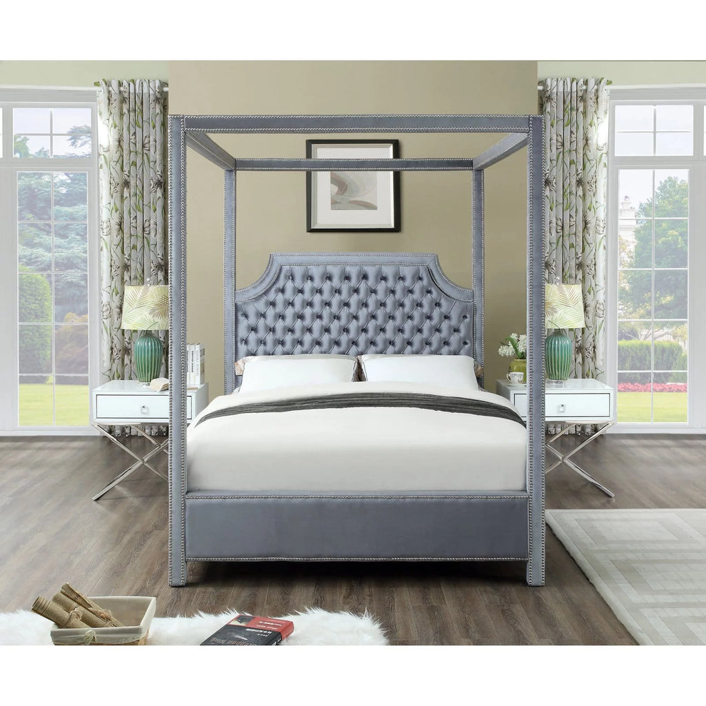 Tufted Canopy Bed with Nailhead Trim T83228