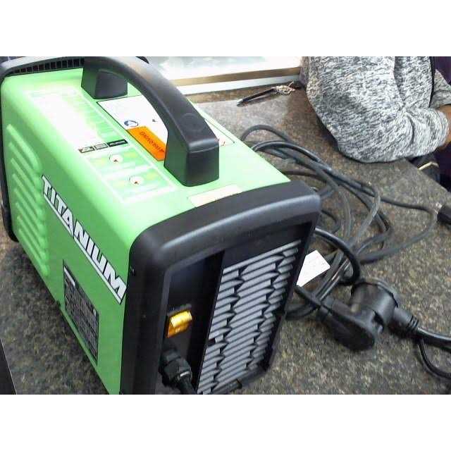 Titanium Stick 225 Inverter Welder with Electrode Holder Q5098