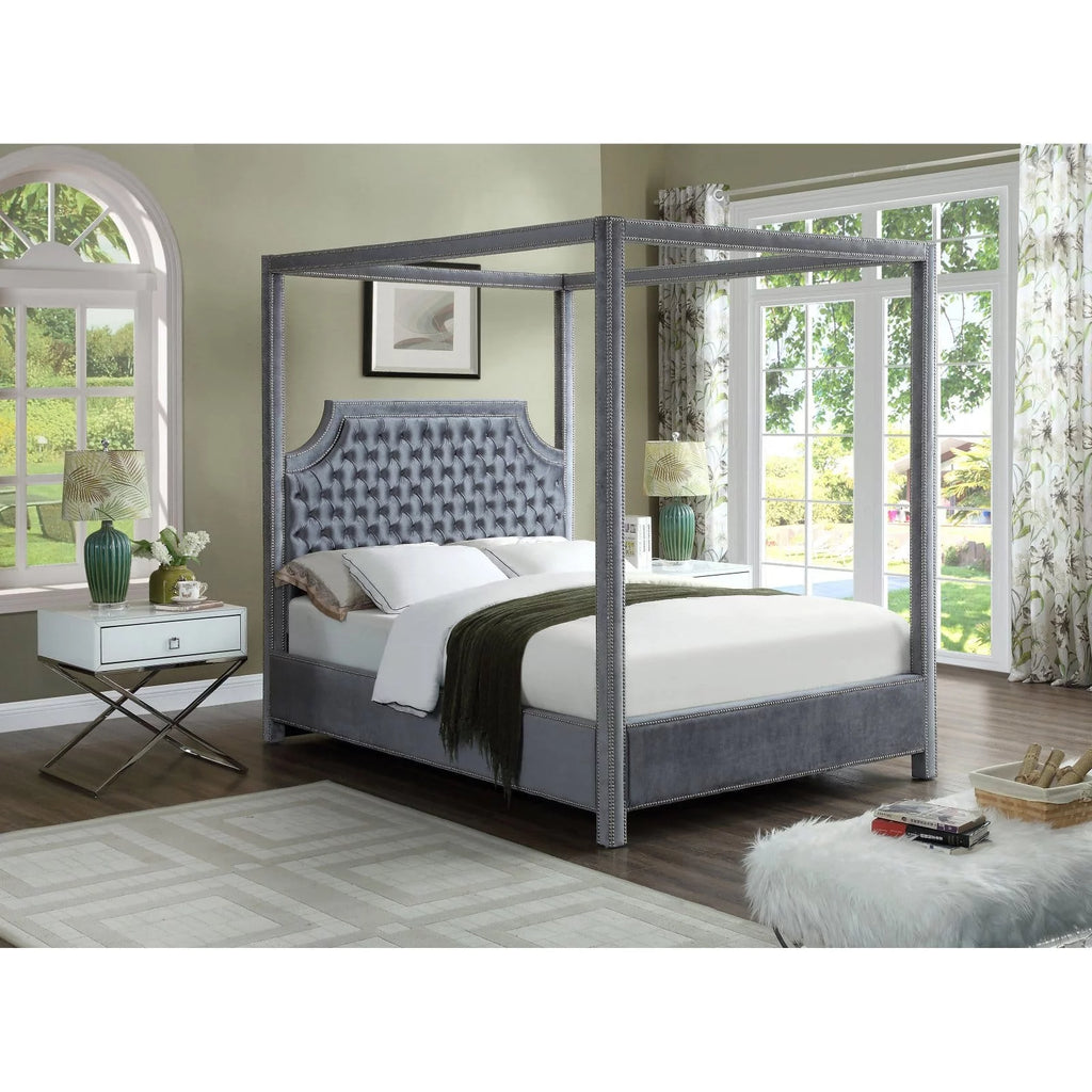 Tufted Canopy Bed with Nailhead Trim T83228