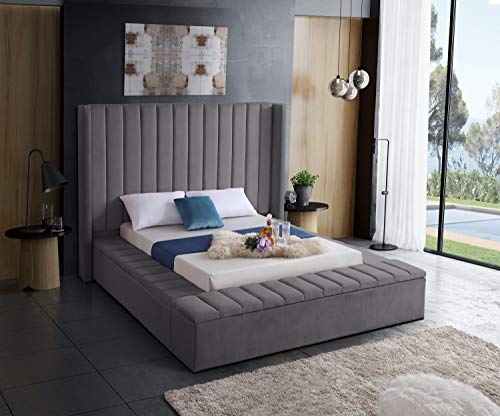 Cream Velvet Upholstered Full Bed with Storage U904