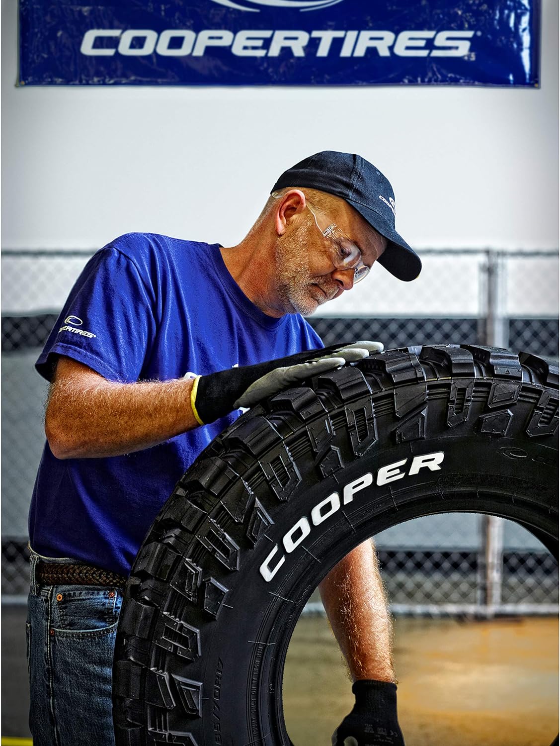 LT255/75R17 111/108Q All-Season Tire W818818