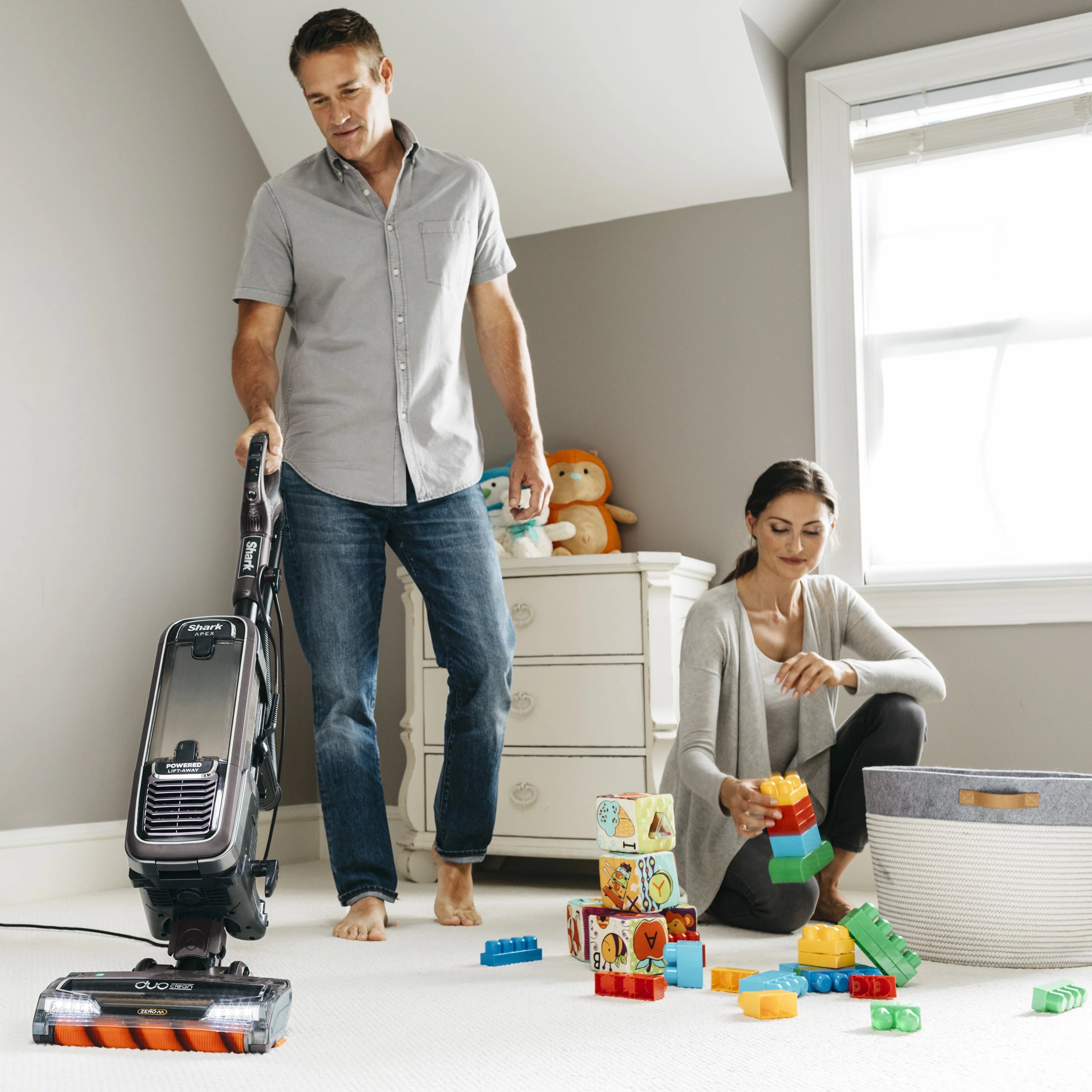 Upright Vacuum with DuoClean Self-Cleaning X285