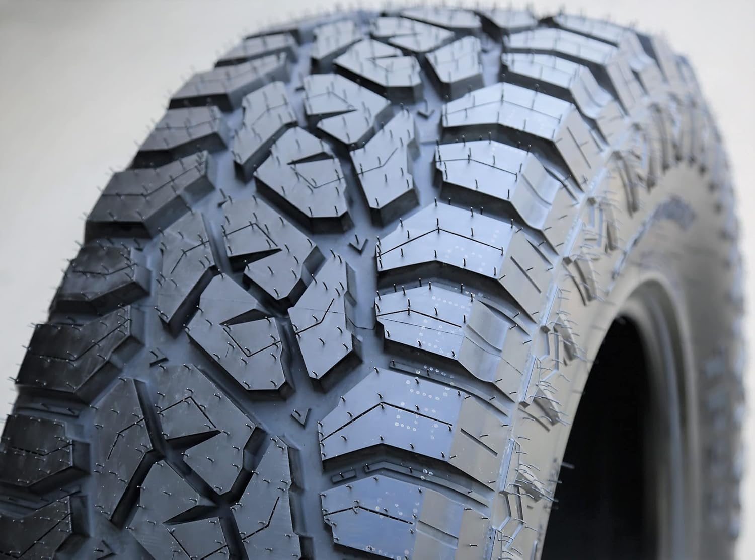 33X12.50R20LT All-Terrain Mud Off-Road Light Truck Radial Tire F7409