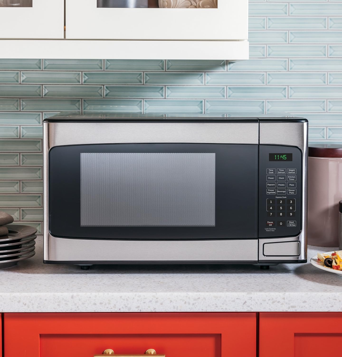 1.1 Cu. Ft. Capacity Countertop Microwave Oven B972